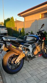 Aprilia Tuono 1000 R Factory - 7