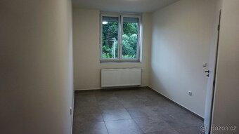 Pronájem nového krásného bytu 2+kk v Trutnově. - 7