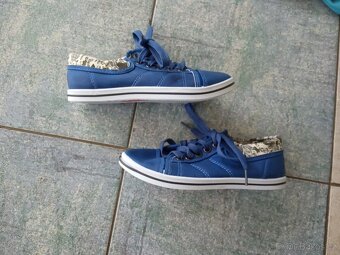 Chlapecká a dívčí obuv-vel. 32 - 7