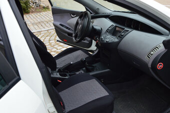 NISSAN PRIMERA 1,8 - 7