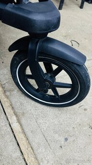 Thule Urban Glide 2 Black on Black - 7