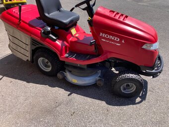 Zahradní traktor Honda 2417 - 7
