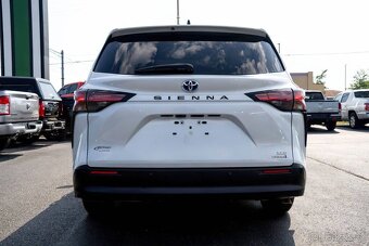 Toyota Sienna XLE 2022 – Gas/Electric Hybrid - 7