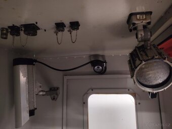 Obráběcí centrum (vertikální) INTOS VOC 1000 - 7