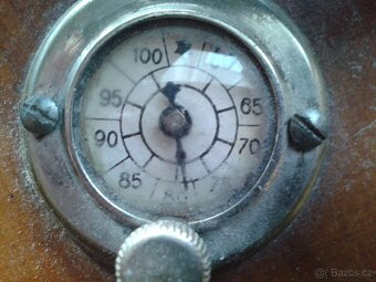 Gramofon na kliku starožitnost - 7