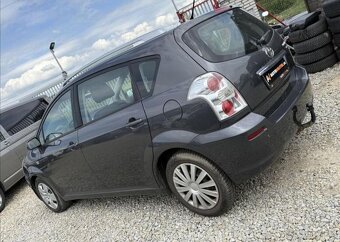 Toyota Corolla 2,2 D4-D TAŽNÉ, SERVISKA nafta manuál 100 kw - 7