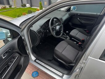Volkswagen Golf IV 1.6i 77Kw Special- Klima - 7