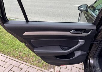 Volkswagen Passat 2,0 TDI DSG nafta automat 140 kw - 7