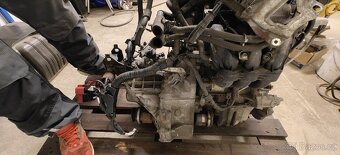 Motor Toyota Yaris - 7