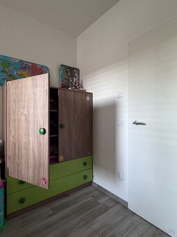 Dětský pokojicek(palanda,stůl,skříň) - 7