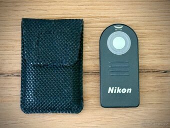 Nikon D7200 s příslušenstvím a objektivy - 7