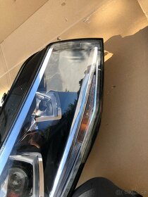 xenon vw caddy 15-20 svetla pravy levy led - 7