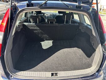 Ford Focus 1.6i - 7