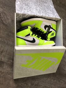 NIKE AIR JORDAN 1 - 7