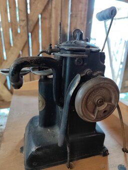 Šicí stroj na kůži - 7