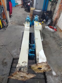 dvousloupový zvedák OMCN bez přejezdu 3200kg - 7