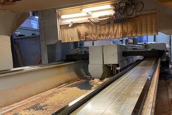 CNC obráběí centrum pro dřevěné stavby a okna HOMAG BMB 923 - 7