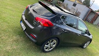 Kia Ceed 1,6 gdi, 99kw, panorama,full výbava - 7