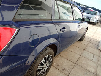 Opel Astra H caravan 1,4 16V - náhradní díly - 7