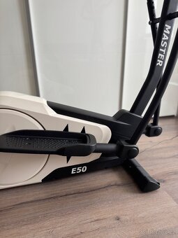 Master E50 – domácí eliptický trenažér 2021 – výborný stav - 7