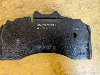 Prodám brzdové destičky BPW 8200 - 7