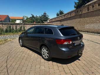 Toyota Avensis Combi 140 kW - 7