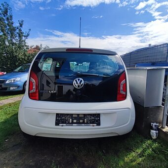 Volkswagen up 1.0 mpi benzín rok 2013 - 7