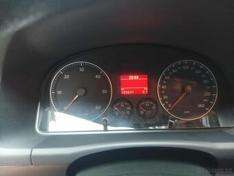 VOLKSWAGEN TOURAN 1.9 TDI TOP STAV - 7