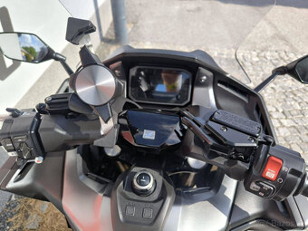 Honda Forza 750 - 7