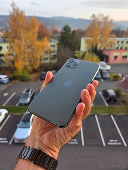 Apple iPhone 11 Pro Max 256GB Midnight green - baterie 100% - 7