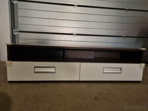 Prodám konferenční stolek a stolek pod TV - 7