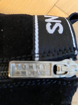 Černé dívčí/dámské semišové boty TOMMY JEANS - 7
