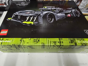 LEGO® Technic 42156 PEUGEOT 9X8 24H Le Mans Hybrid Hypercar - 7