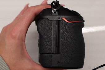 Tělo Nikon Z8 - stav nového - 7