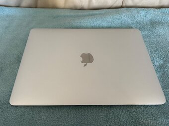 MacBook Air 2020 - i5 - na opravu / díly - 7