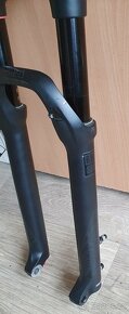 vzduchová vidlice 29" Rock Shox Yari RC - 7