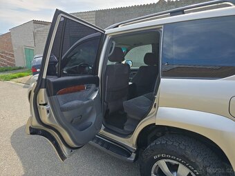 Toyota Land Cruiser 120 (J12) 3.0 D-4D 127 kW - 7