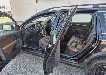 VOLVO XC70 2.4D 133KW 5 VÁLEC 1 MAJITEL AUTOMAT 4x4 XENON - 7