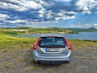 Volvo V60 D3 2.0D pětiválec 120kw manuál - 7