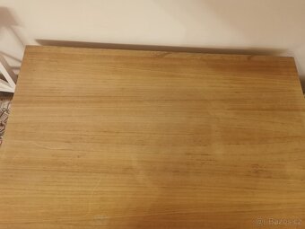 Jídelní stůl se čtyřmi židlemi a podsedáky - 7