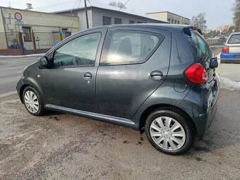 toyota aygo - 7