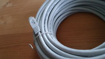 Kvalitní síťový kabel, propojovací, 2× RJ-45 (CAT6) - 7