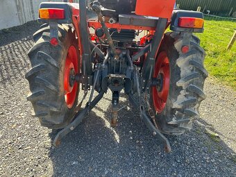 Kubota L3200 - 7