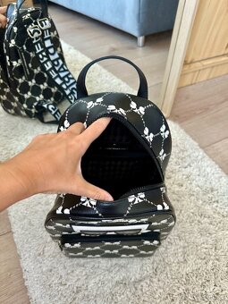 KARL LAGERFELD KRÁSNÝ ČERNÝ BATOH - 7