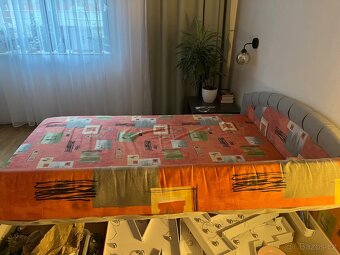 Čalouněná postel - 7