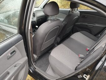 Kia Rio - 7