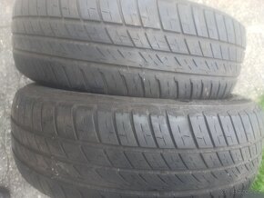 Prodám dvě letní pneumatiky 195/65 R15 - 7