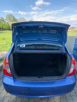 Hyundai Accent 1.4 benzín (2010) - 7