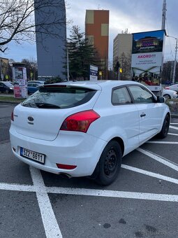 Kia Ceed 1.6 92kW, 2010, pojízdná, na opravu nebo díly - 7