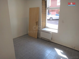 Pronájem obchodního prostoru, 13 m2, Kladno, ul. Komenského - 7